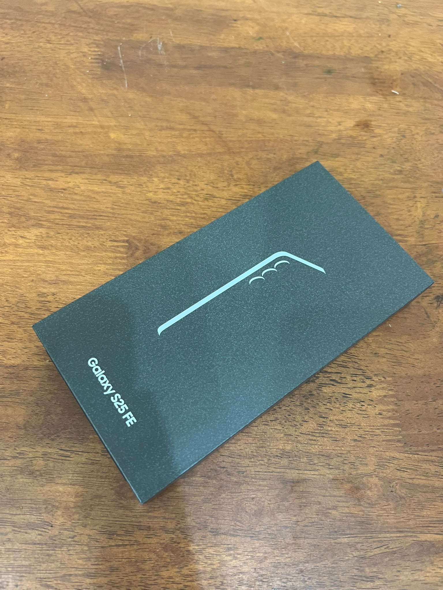 Samsung Galaxy S25 FE 256GB 8GB RAM - White (New, Sealed)