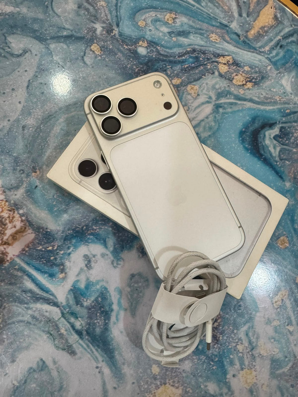 iPhone 17 Pro Max 256GB - Silver