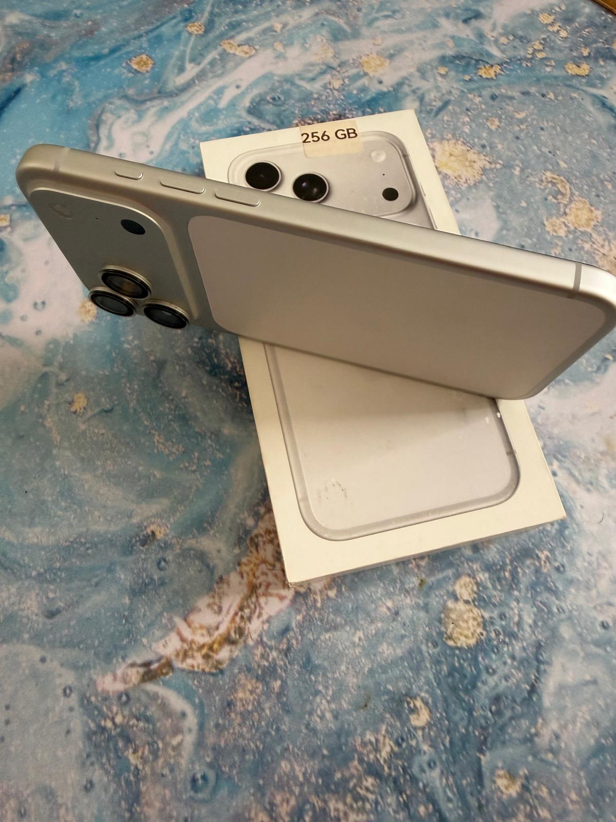 iPhone 17 Pro Max - Silver 256GB