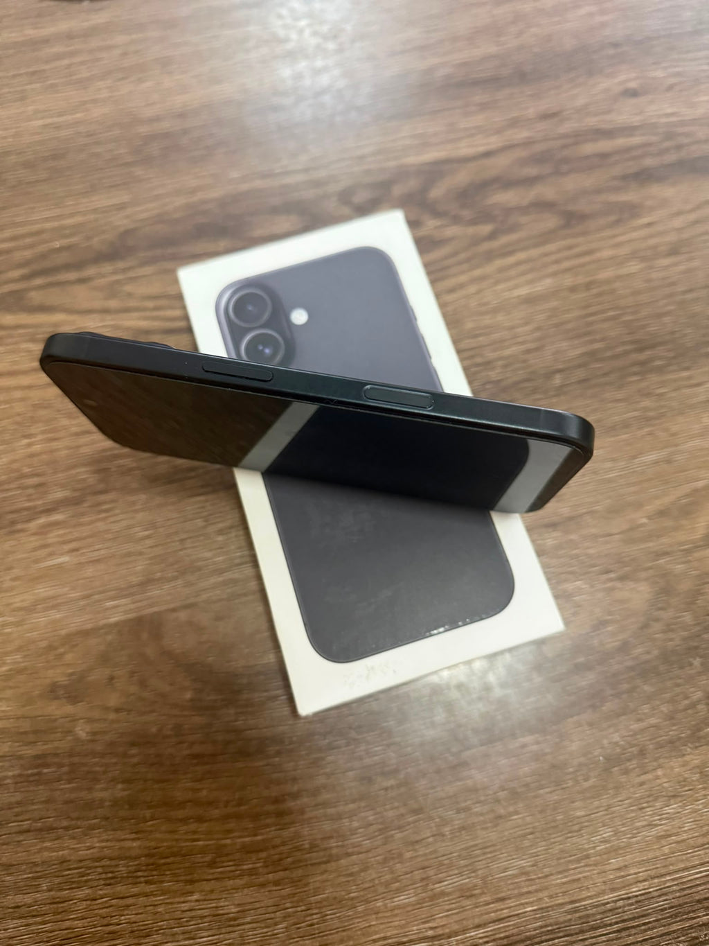 iPhone 16 - 128GB - Black